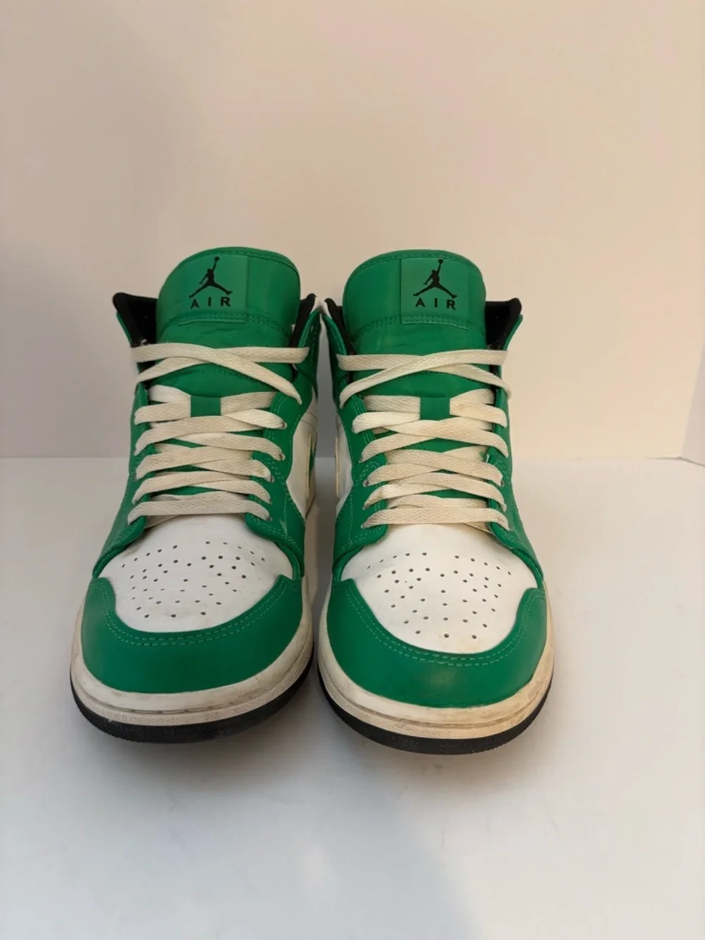 Jordan 1‎ mid size 8.5